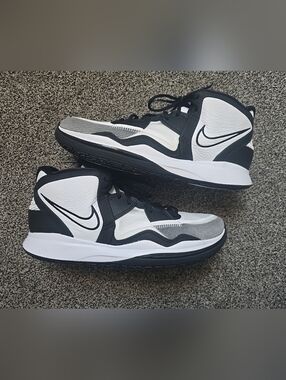 New without Box - Nike KYRIE INFINITY TB 'WHITE BLACK'- Size 12
